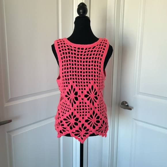 Hand knit pink vest 🧶 - Picture 6 of 8